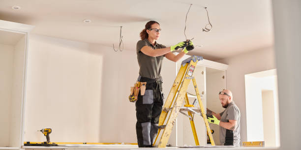 Best Affordable Emergency Electrician  in Locust Valley, NY